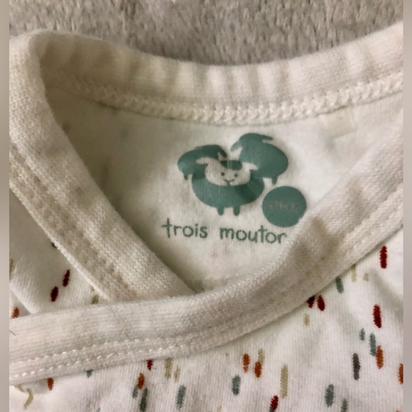 Bundle of 2 patterned matching onesies• Trois moutons• Baby clothes• Pre - Picture 8 of 9